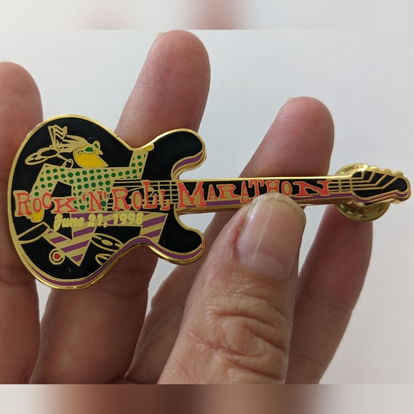 VTG JUNE 21ST 1998 ROCK N ROLL MARATHON GUITAR PIN - Picture 1 of 8